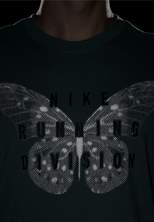 Nike - Dri-FIT Division Logo  Running T-Shirt - Bicoastal