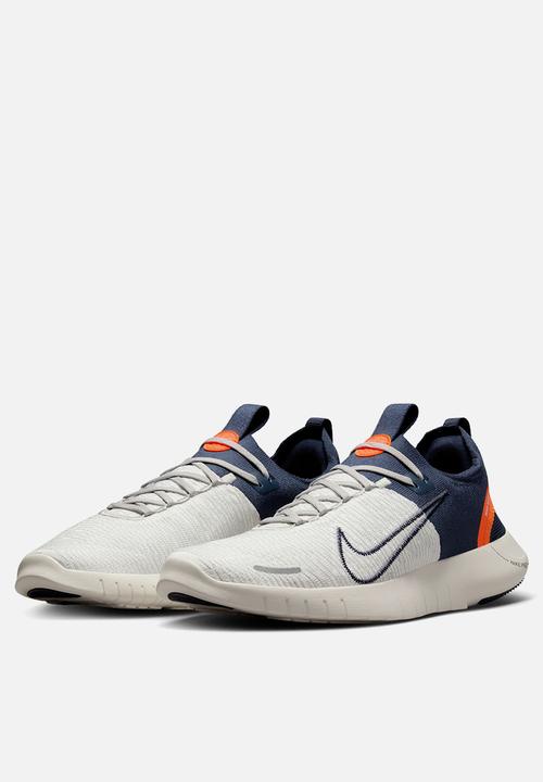 Nike - Nike Free RN NN