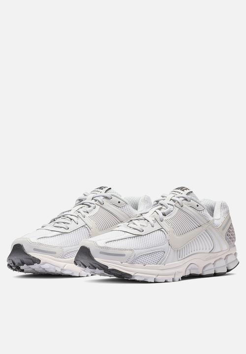 Nike - Nike Zoom Vomero 5 SP
