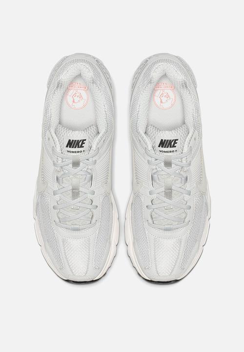 Nike - Nike Zoom Vomero 5 SP