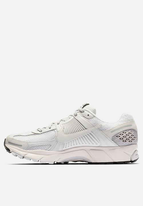 Nike - Nike Zoom Vomero 5 SP