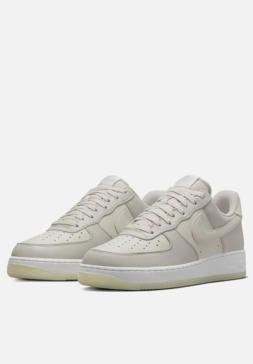 Nike - Nike Air Force 1 '07 LV8