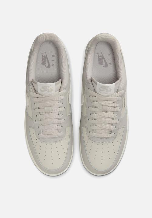 Nike - Nike Air Force 1 '07 LV8
