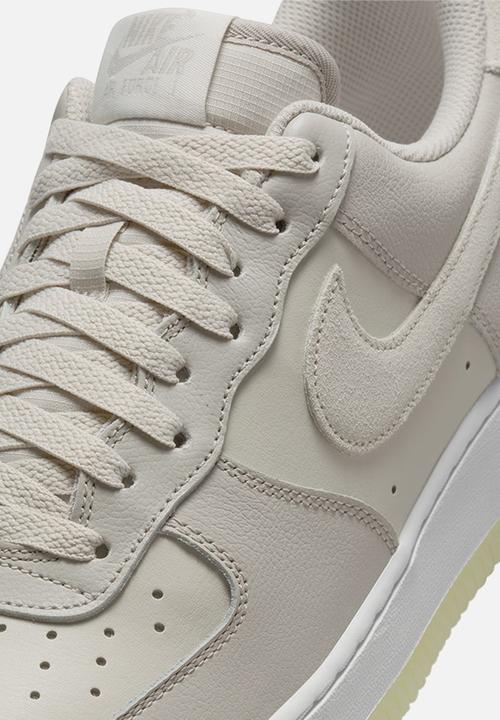 Nike - Nike Air Force 1 '07 LV8