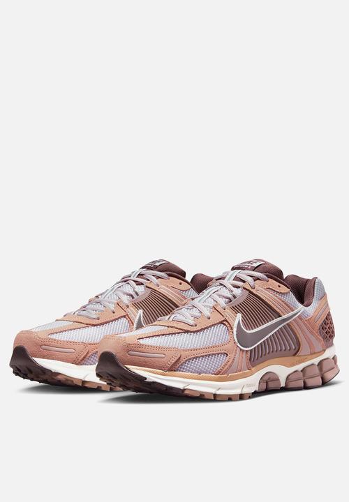 Nike - Nike Zoom Vomero 5