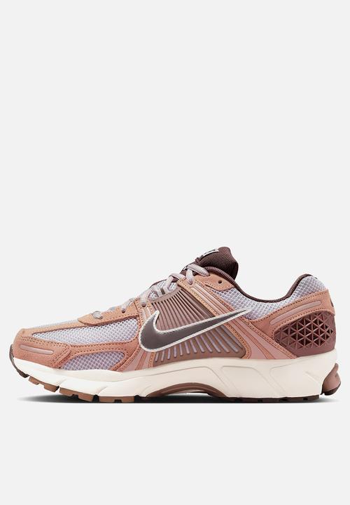 Nike - Nike Zoom Vomero 5