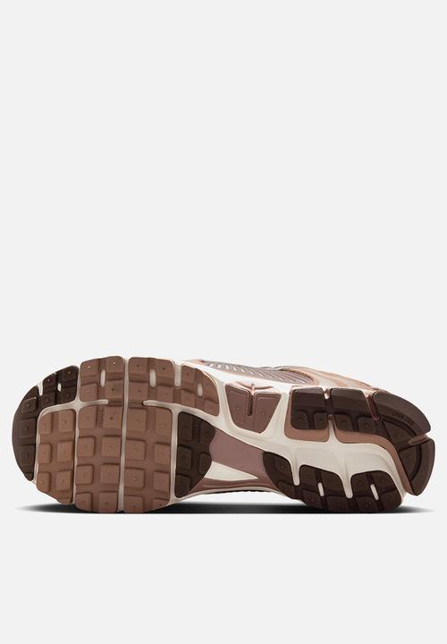 Nike - Nike Zoom Vomero 5