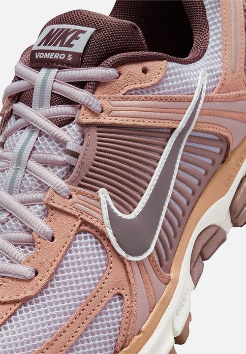 Nike - Nike Zoom Vomero 5