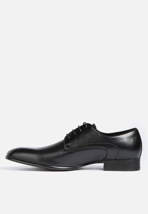 Steve Madden - Capless