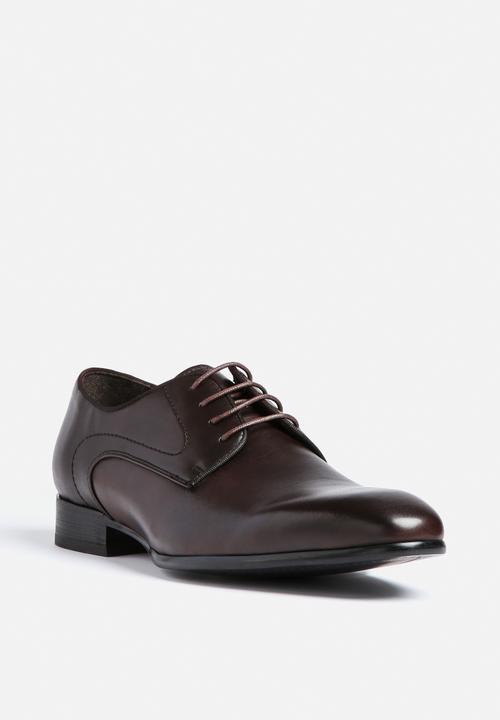 Steve Madden - Capless