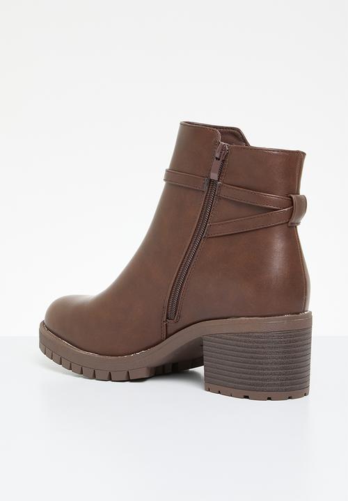 Madison® - Farah block heel boot - brown