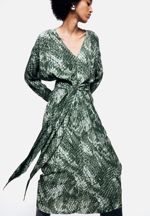 H&M - Patterned tie-belt dress - dark green & snakeskin-patterned