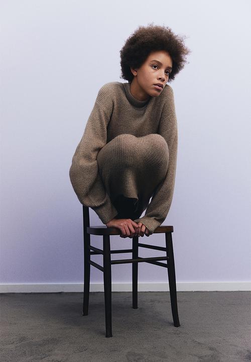 H&M - Knitted turtleneck dress - beige