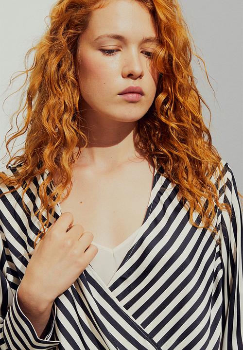 H&M - Wrapover satin blouse - black striped