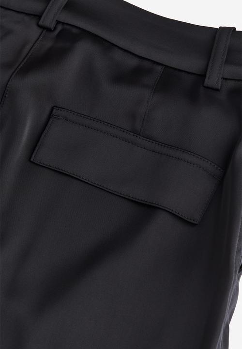 H&M - Satin cargo trousers - black