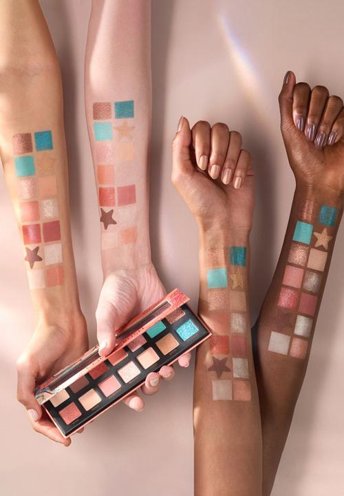 Catrice - Coral Crush Slim Eyeshadow Palette - Under the Sea 030