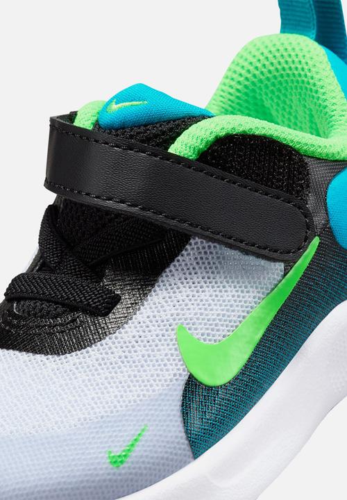 Nike - Nike Revolution 7 TD - Black/Green Strike-Football Grey