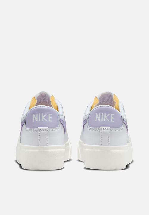 Nike - Nike Blazer Low Platform