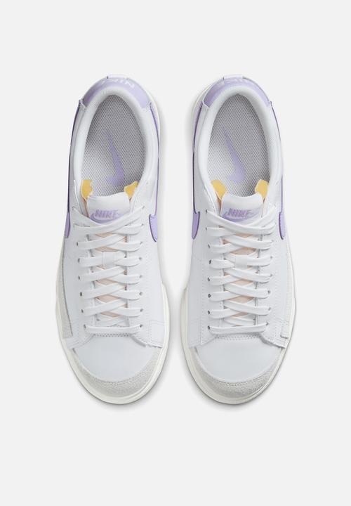 Nike - Nike Blazer Low Platform