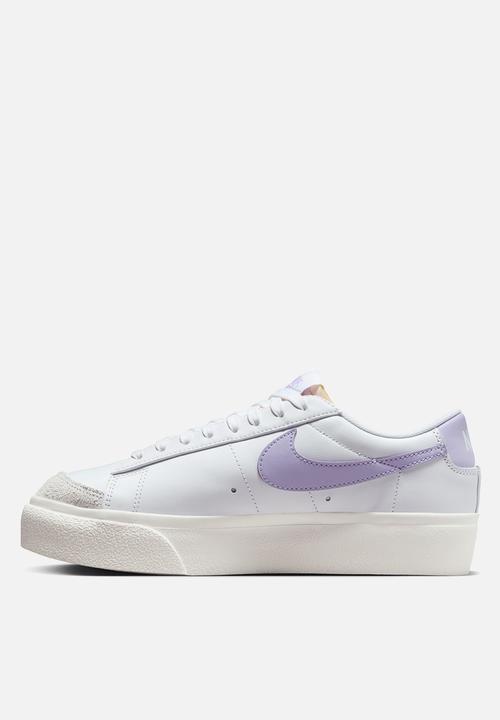Nike - Nike Blazer Low Platform