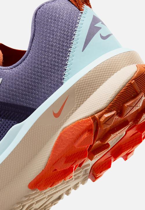 Nike - Nike kiger 9 - daybreak/white/glacier blue/cosmic clay