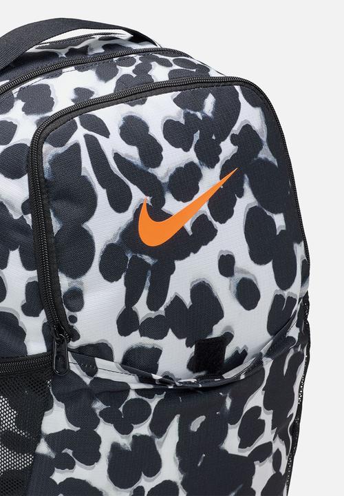 Nike - Backpack (Medium, 24L) -LT SMOKE GREY/BLACK/TOTAL ORANGE