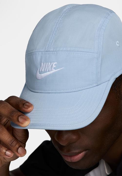 Nike - Nike Fly
