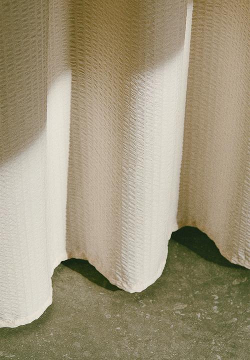 H&M - Seersucker shower curtain - cream