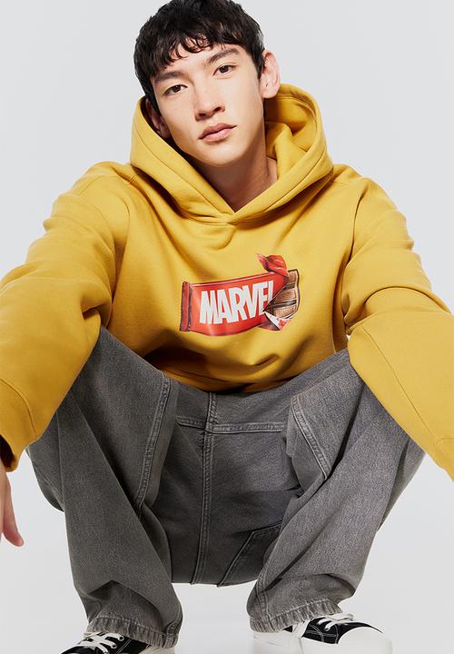 H&M - Loose fit hoodie - mustard yellow/marvel comics