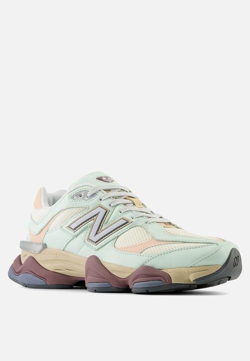 New Balance  - 9060
