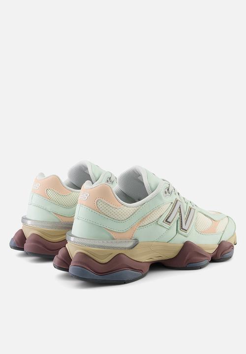 New Balance  - 9060