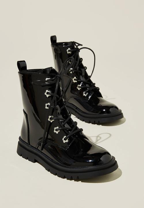 Cotton On - Combat lug boot - black patent/ flower eyelets