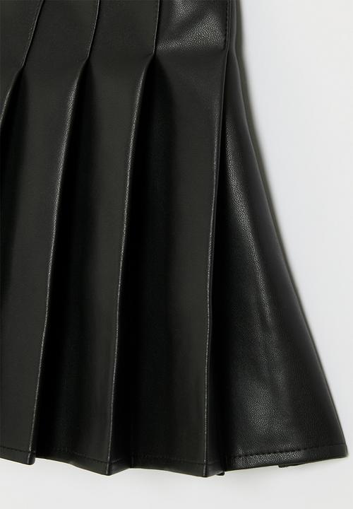 Pop Candy - Faux leather pleated skirt - black
