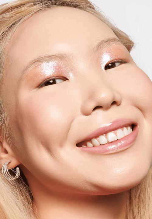 essence - Natural Matte Mousse Foundation  01