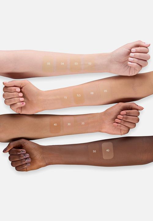 essence - Stay All Day long-lasting Foundation 02