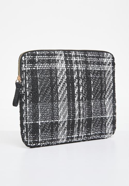 H&M - Textured-weave laptop case - black & white 