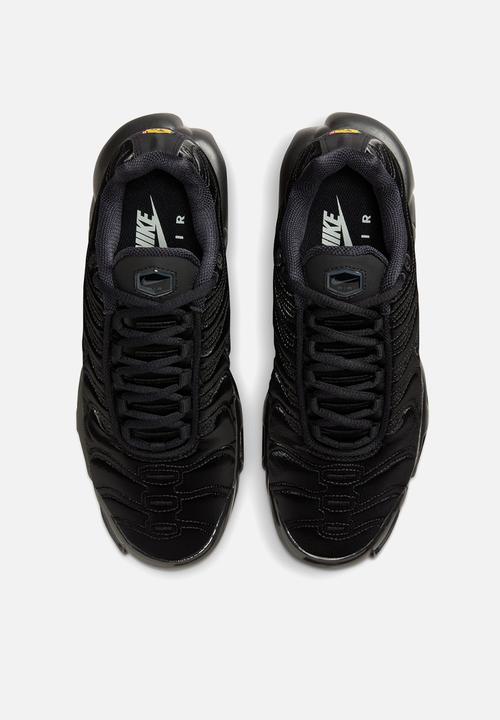 kids air max plus black