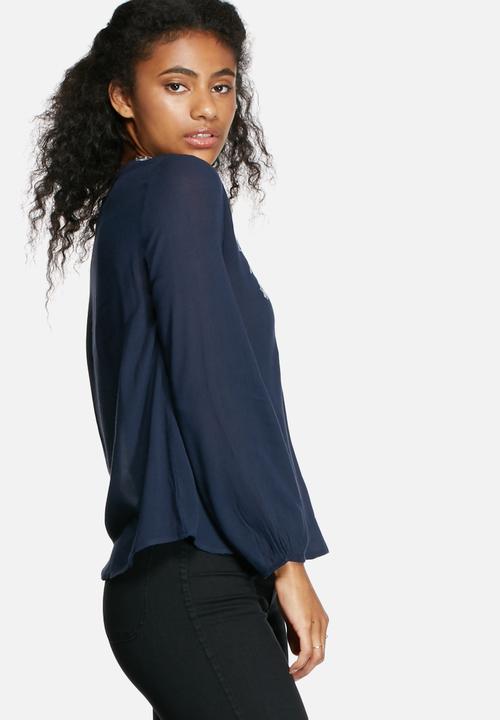 Vero Moda - Frey Embroidered Top