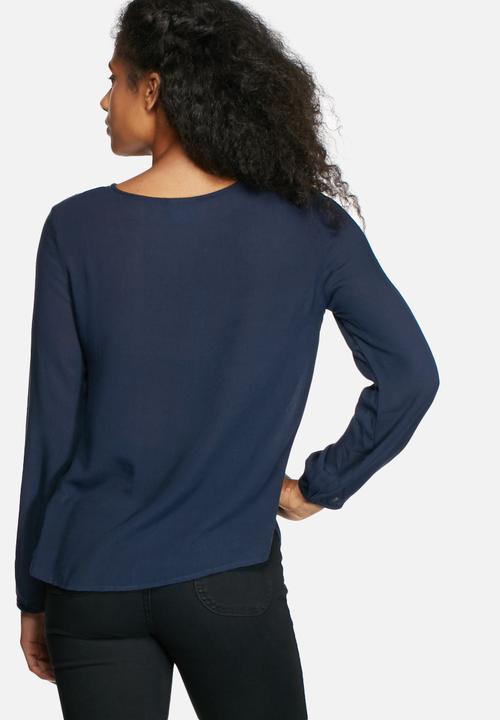 Vero Moda - Frey Embroidered Top