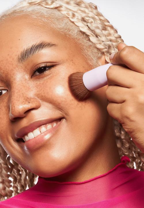 essence - Make-up Buffer Brush 01