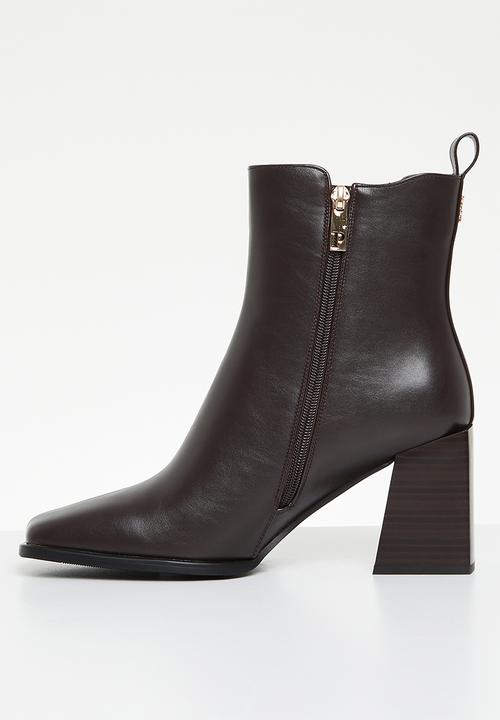 POLO - Chelsea block heel ankle boot - brown