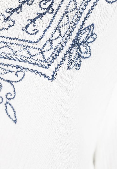 Vero Moda - Frey Embroidered Top