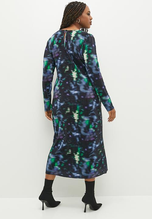 Superbalist - Plisse long sleeve column dress - moody soft focus