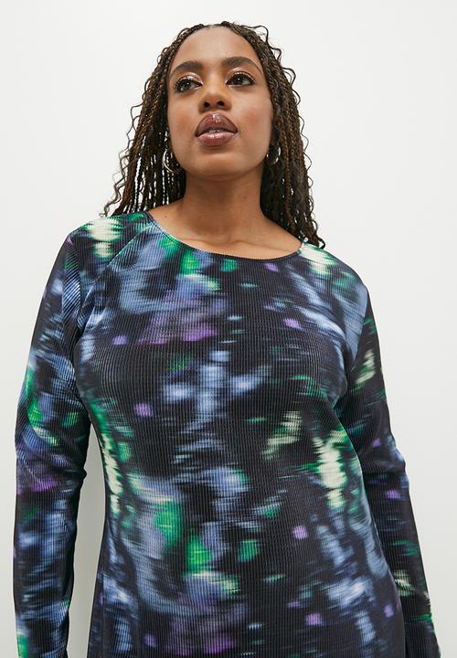 Superbalist - Plisse long sleeve column dress - moody soft focus