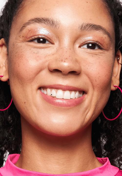 essence - Meta Glow Colour Changing Lipstick