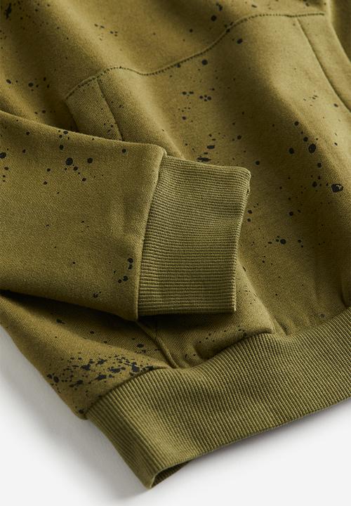 H&M - Patterned hoodie - dark green/splatter