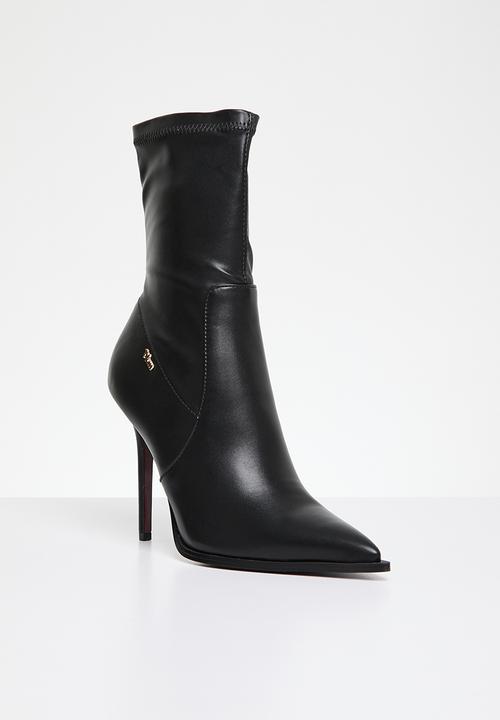 Plum - Vivianne ankle boot - black