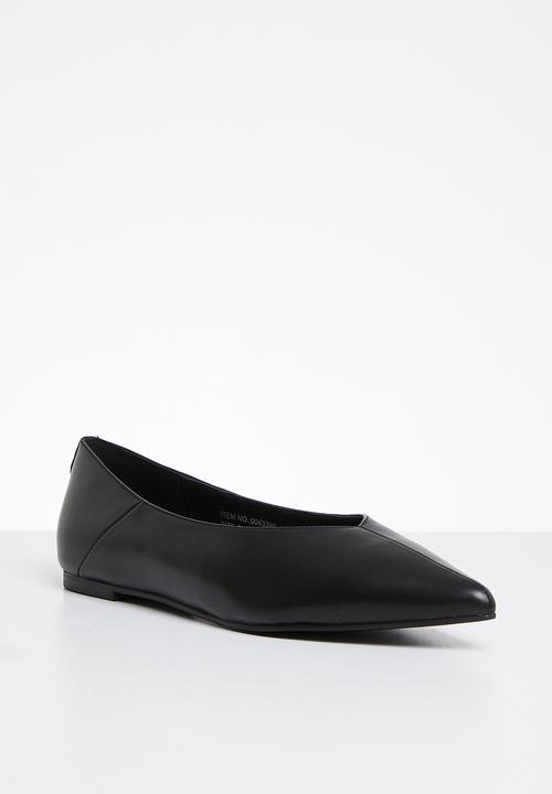 POLO - Pointy seam flat pump - black