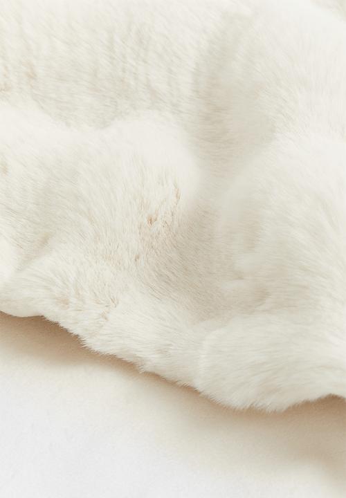H&M - Structured fluffy blanket - white