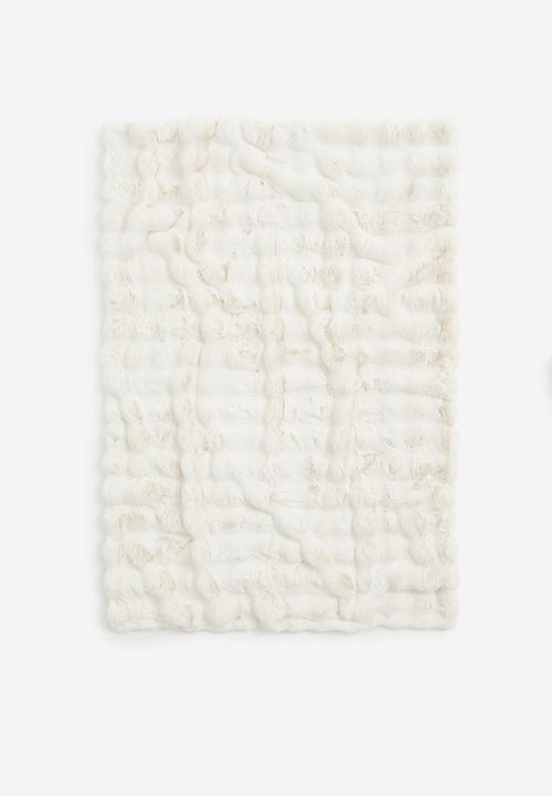 H&M - Structured fluffy blanket - white